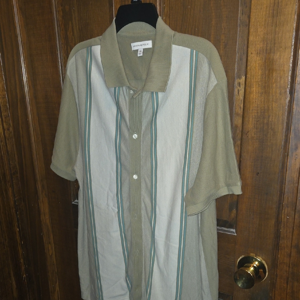 Banana Republic Men's Tan Shirt